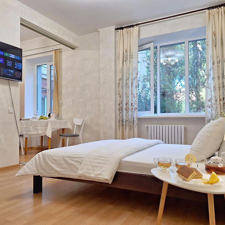 פולטבה Однокімна Квартира Біля Каштанової Алеї У Центрі Полтави Мережа Alexapartments Документи Для Відряджень Безконтатне Заселення 24-7 מראה חיצוני תמונה